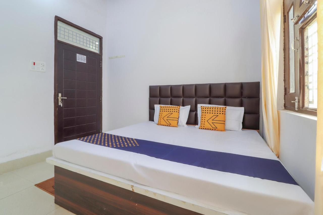 สปอต ออน 75178 โฮเทล อรมณ Hotel Roorkee ภายนอก รูปภาพ