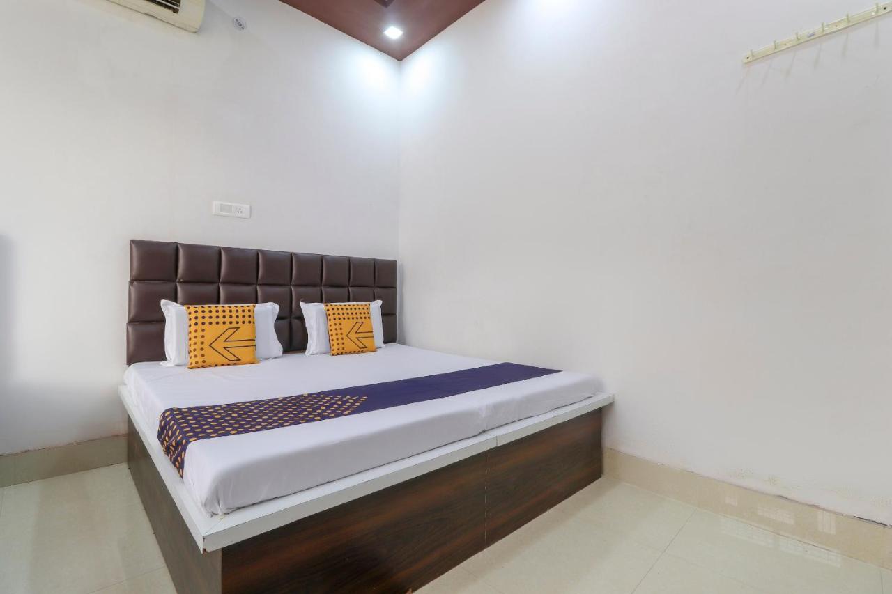สปอต ออน 75178 โฮเทล อรมณ Hotel Roorkee ภายนอก รูปภาพ